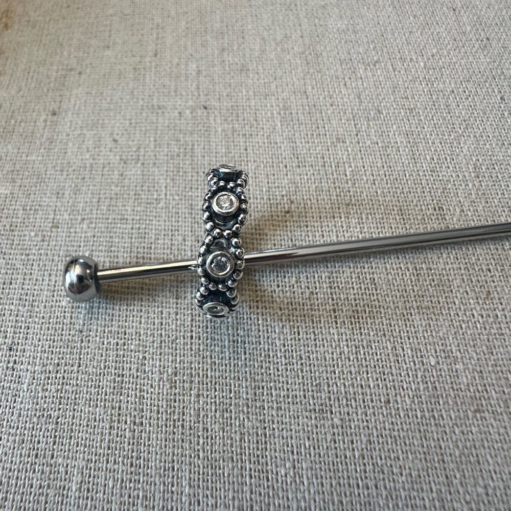 Pandora princess (retired) ring - Picture 3 of 3